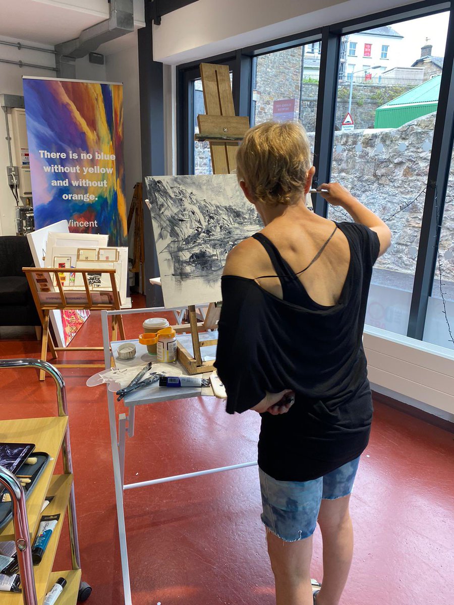 SaraMcKeeFRSA's tweet photo. It’s great to see art being created in front of you. Today we have the wonderful Louise Morgan RCA in our Art Space @TheDoctorsArtHQ @ceillechi And we have Louise’s finished paintings on the wall at our Yellow Gallery @LifeFullColour1 
It’s a feast for the eyes for us art lovers! https://t.co/luPEc104tP