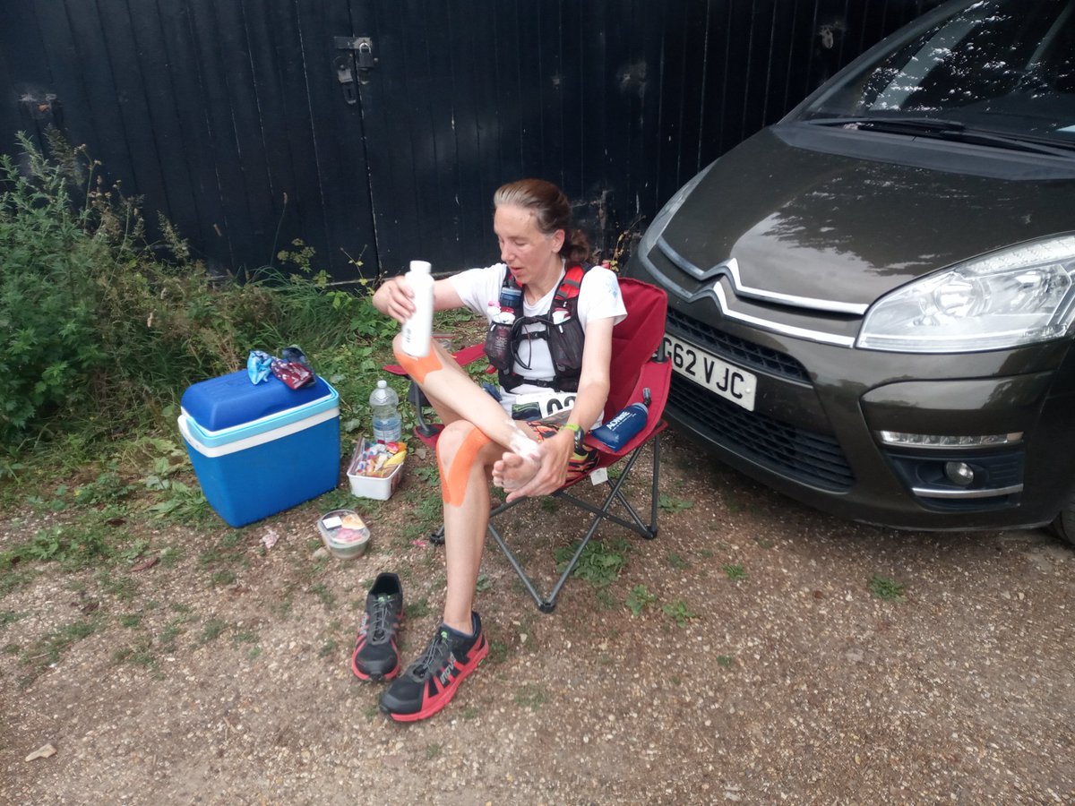 miles_together's tweet photo. CP3: Flower Pot Inn, Aston (41.3mi). Still right on schedule and just behind 2-5th placed ladies 😁 Quick change of socks, more fluids and she's off again! #KACR https://t.co/AgoFEM1bIh