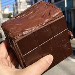 チョコの塊!？三軒茶屋「コーヒーandトースト」のチョコレートパンが衝撃的。