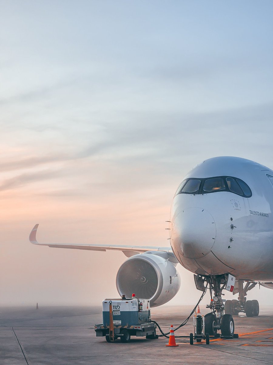 Rubio_lucass's tweet photo. 📸🔥Hermoso el Airbus 350 de IBERIA😍✈️

@Iberia 🇪🇸 https://t.co/r9D0hf17A1