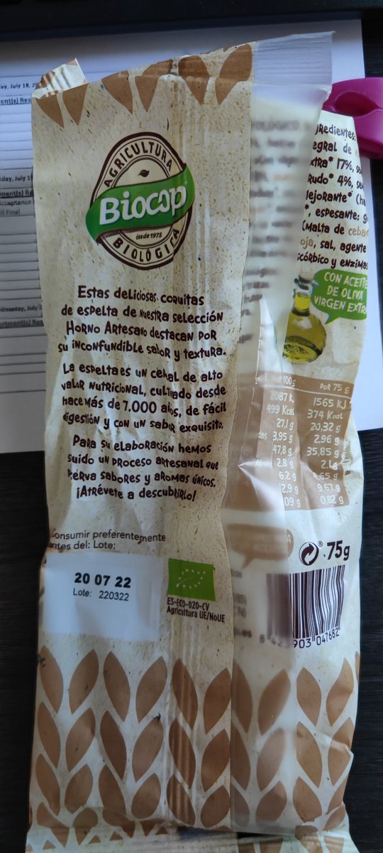 Rebecabrubio's tweet photo. https://t.co/YxRXd4JIia Hola Naturitas, el día 20 de julio me llegó el pedido que realicé en vuestra web. Uno de los productos que solicité venía caducado(20-jul-22). He intentado ponerme en contacto con vosotros varias veces sin respuesta.  Me podéis dar una solución ?? https://t.co/tZDPAFJR2v