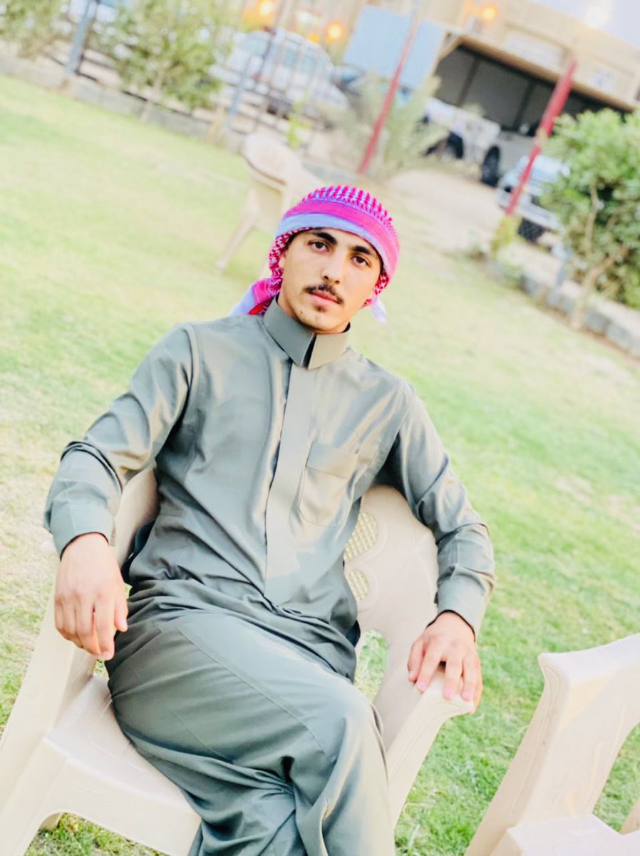 انت الرفيق الـــي لــه القلب يرتاح..❤️
وانت العشير الـــي يســاوي عشيــره..!