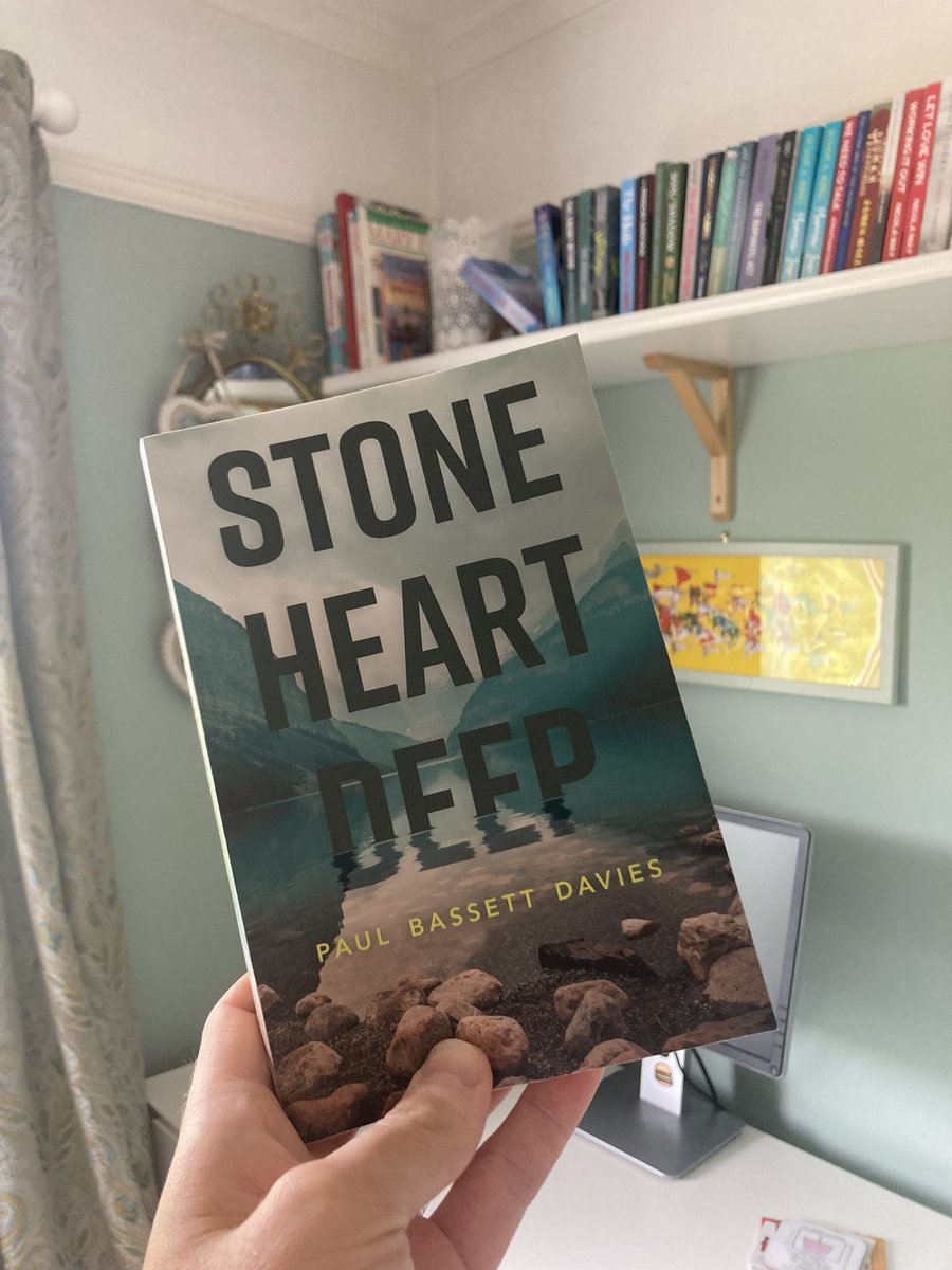 EwinsTim's tweet photo. @thewritertype makes me laugh on Twitter, so I’m reading this. It’s not funny, but it is gripping and I’m finding it very hard to put it down.

If you’re looking for a dark thrilling mystery in a small town with a lake (and let’s be honest, we all are) this is for you! https://t.co/ZiIOPEuaFu