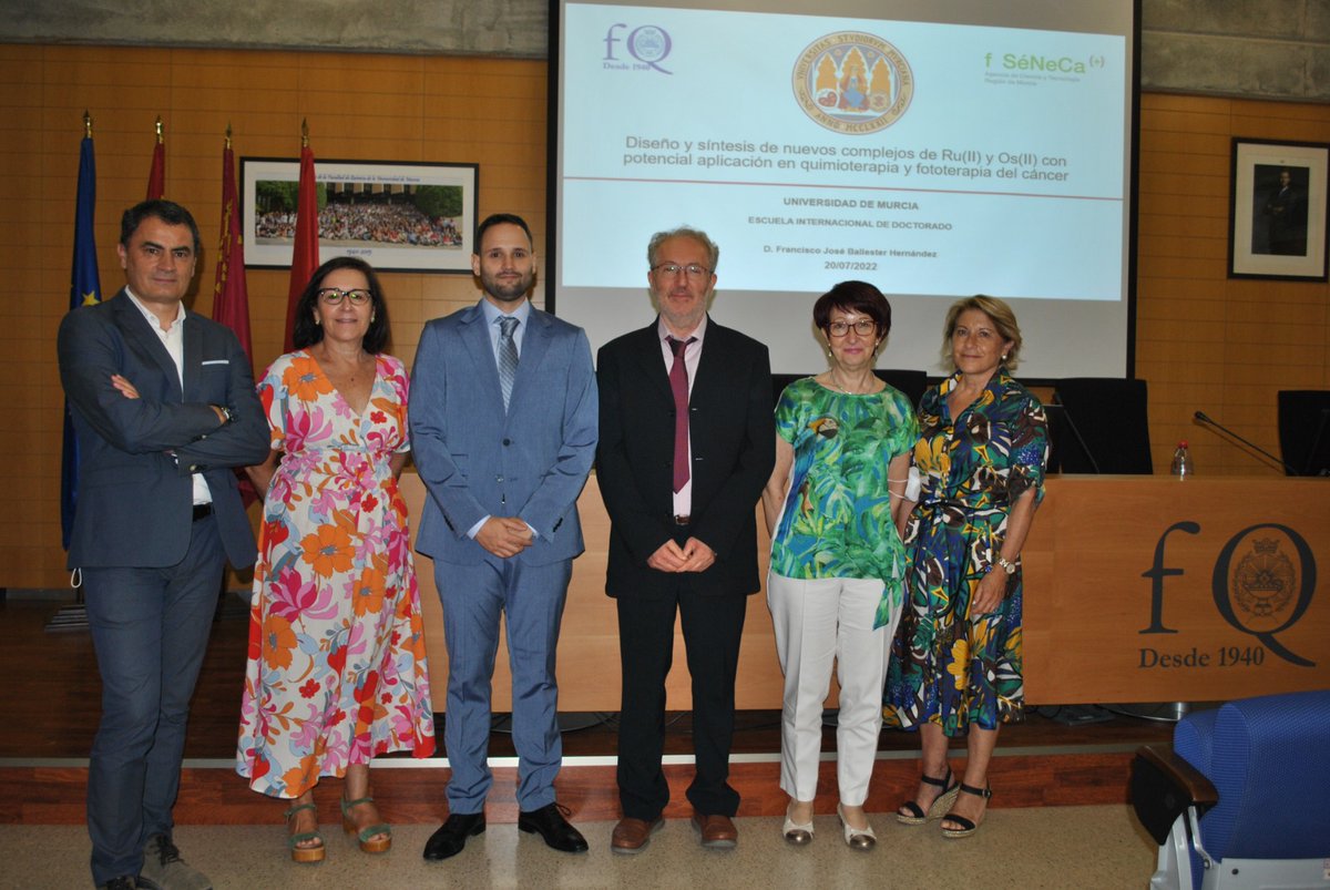 Felicitamos al nuevo Dr. Francisco José Ballester Hernández, formado en la Facultad de Química, y a sus directores el Dr. José Ruiz López y la Dra. María Dolores Santana Lario. Compartimos vuestra alegría.