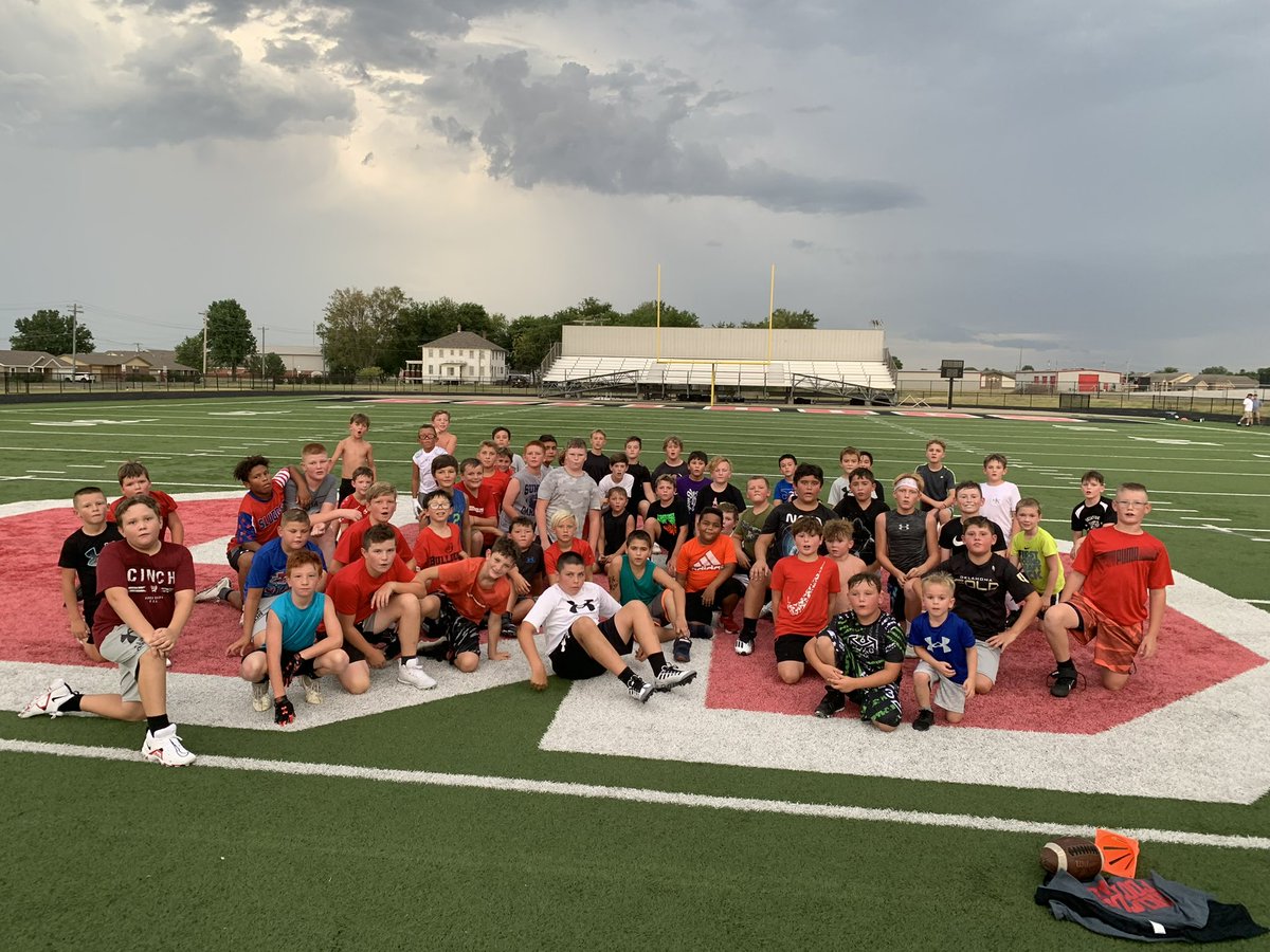 BULLDOG_FBL's tweet photo. 2022 Little League Camp! Bulldogs in action and loving it! https://t.co/EvaaNUa2PB