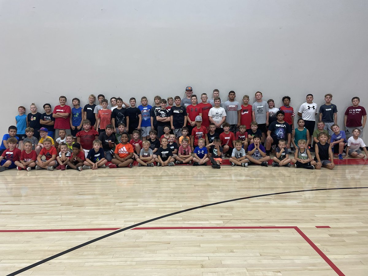 BULLDOG_FBL's tweet photo. 2022 Little League Camp! Bulldogs in action and loving it! https://t.co/EvaaNUa2PB