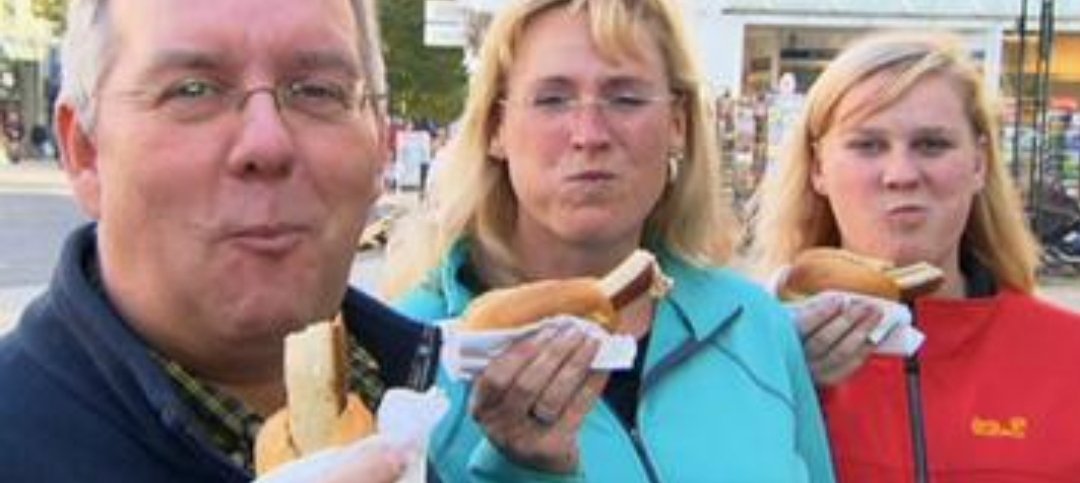 AxelMunk's tweet photo. Wenn die Familie mal wieder Bock auf was deftiges hat #ichhassemeinekinder #ichbinsexuellnichtmehrleistungsfähig https://t.co/ast0Q2TdhB