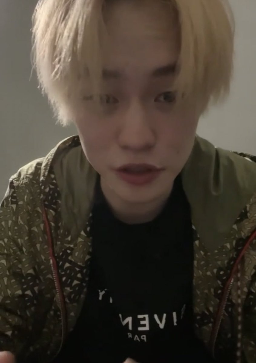LOOKSZCL's tweet photo. chenle weibo live 🫶🏻 https://t.co/CTwqv7MQ6Z
