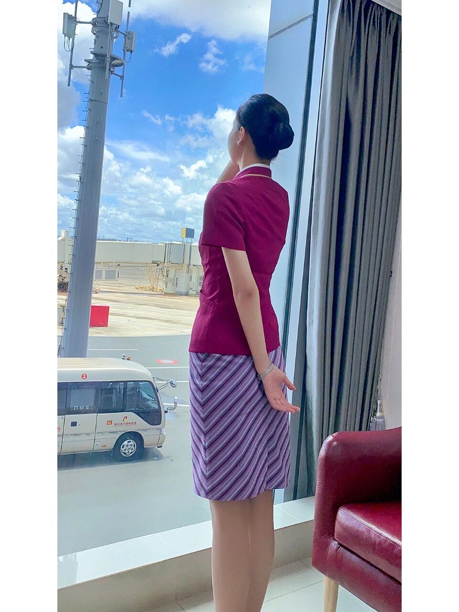 CorneliusCook9's tweet photo. 你看向蓝天的时候，是在看我么 #空姐 https://t.co/dQBd9WMHfm