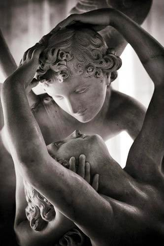 danabi_b's tweet photo. «Sic ignara Psyche sponte in Amoris incidit amorem.»
“E fu così che l'innocente Psiche, senza accorgersene, si innamorò di Amore.”
#Apuleio
Scultura: Amore e Psiche di A.Canova
L’arte fa percorsi interni dentro di noi, fino a toccare l’anima.
#lameraviglia
DB https://t.co/DNfkJiwZ9l