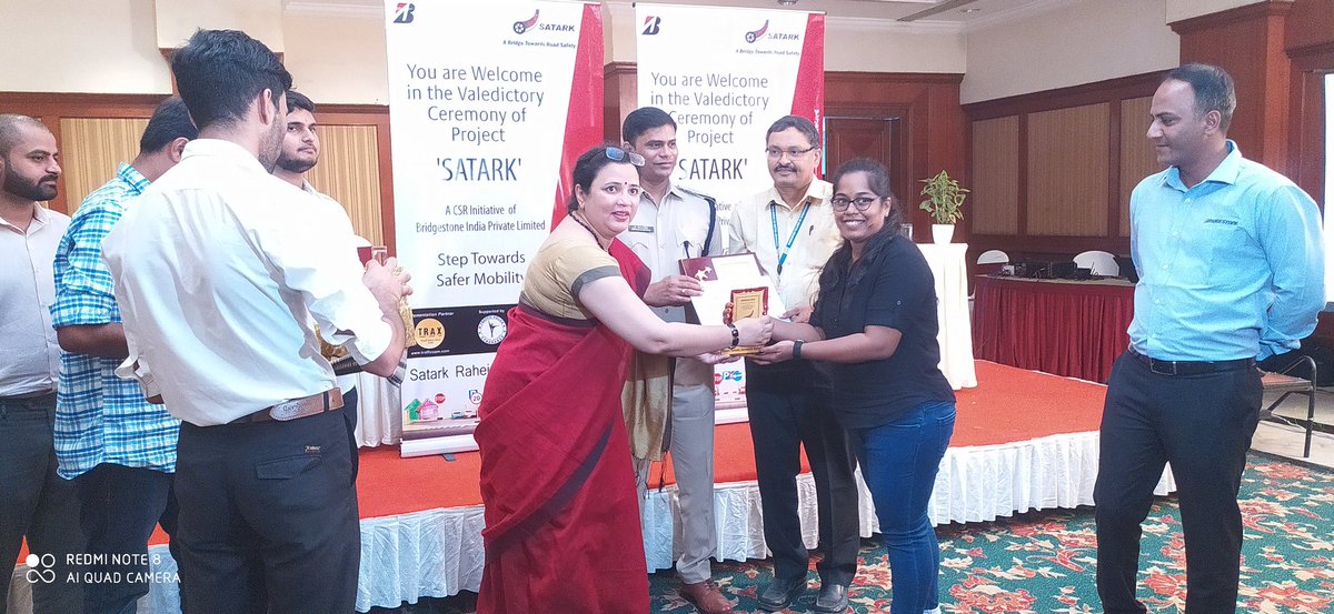 vardhaman_nss's tweet photo. Vardhaman College of Engineering Faculty Coordinator Mr N Srinivasa Reddy @nsreddy72 and Campus Student Ambassadors Mr Sohan Sai, Mr Rohit  and Ms Sruthi  received appreciation  awards for the successful completion of  Road Safety Program. 
@NSS_JNTUH 
@nssrdhyderbad https://t.co/3AlRNhyvV8