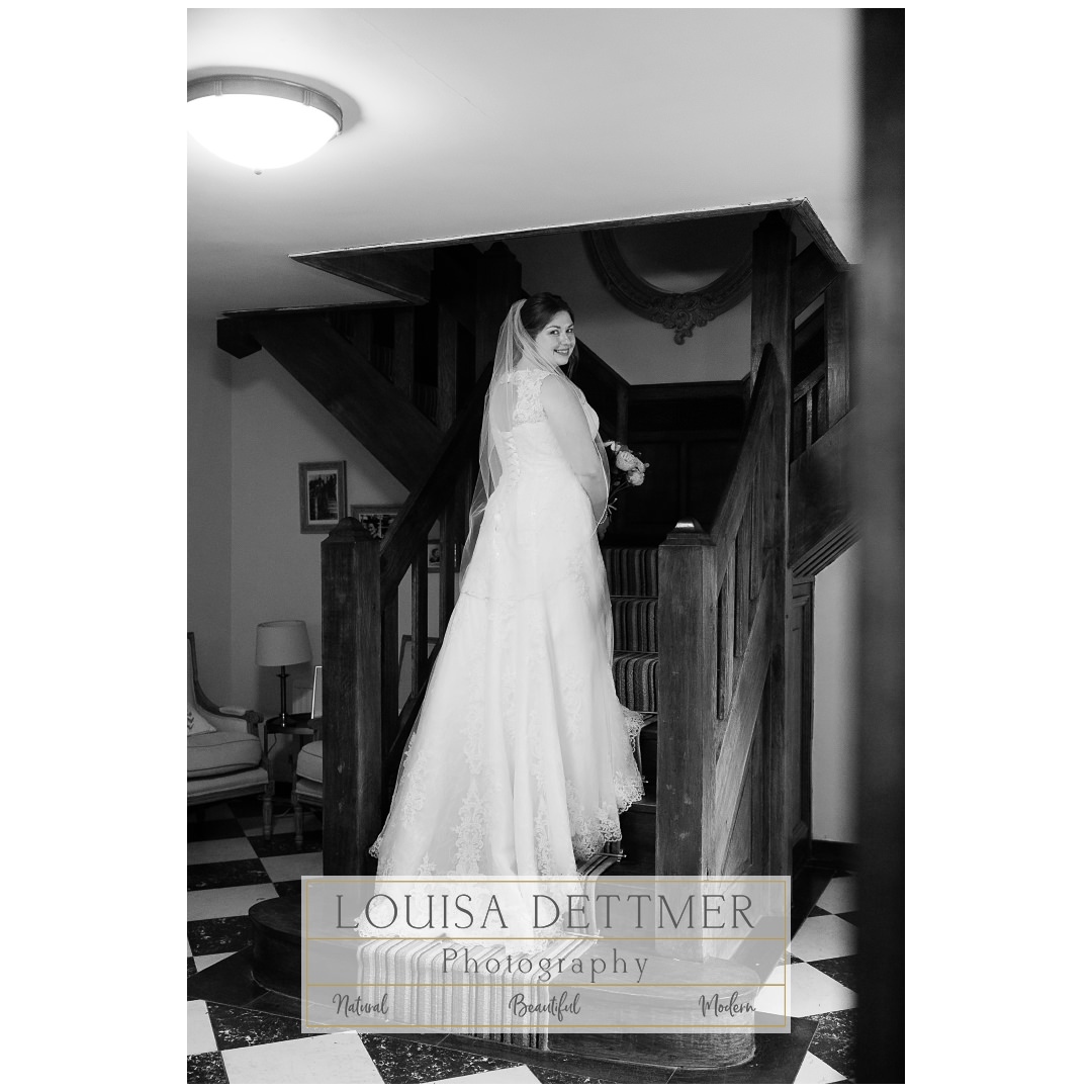 vebridal's tweet photo. ❤️ REAL BRIDE ❤️

Amy finally became a M.R.S. in June, having postponed her wedding by a year! Her stunning wedding at Hayne House was made all the more special with her @ellisbridals dress!
📸 Louise Dettmer

#kentbride #kentwedding #weddingdressshopkent #bridetobe #realbride https://t.co/Ecs7SIWmlY