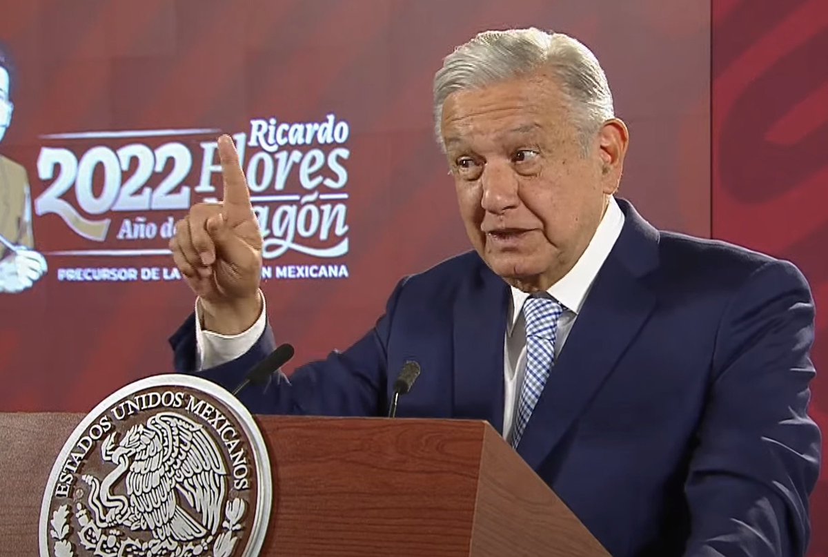 24Morelos's tweet photo. CRITICA AMLO A MEDIOS DE COMUNICACIÓN 

El presidente @lopezobrador_  critica a medios de comunicación por informar sobre las notas referentes a #EEUU y #Canadá por el #TMEC  y el incumplimiento de #México en #energía. https://t.co/PxTeKpLfN2