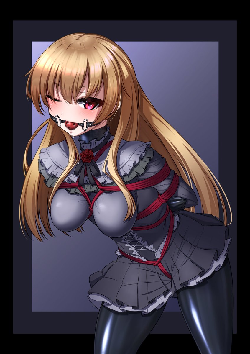 10/10開催のぴたけっとにて頒布予定のイラスト集の表紙にするうちの子です

こんな感じの着衣緊縛×猿轡×ラバースーツなイラストを色んな衣装で描く予定です!

#ぴたけっと 