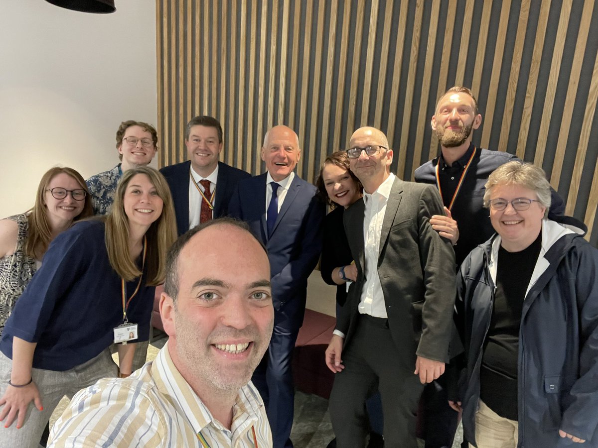 TremendousTizzy's tweet image. Fantastic conversation with @mcashmanCBE and our @UniOfYork LGBT+ staff network. Always more to do, but lots of fight left in us to make the world inclusive for all 🌈 
#LGBTQ #activist #LGBWithTheT #TransAlly #loveislove