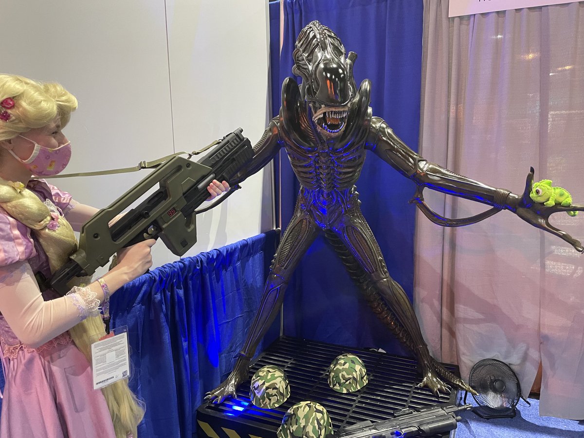 #Rapunzel save #Pascal from the #Xenomorph ⁦<a href="/hollywoodscifi/">Sci-Fi World Museum</a>⁩ booth 4020 #SDCC