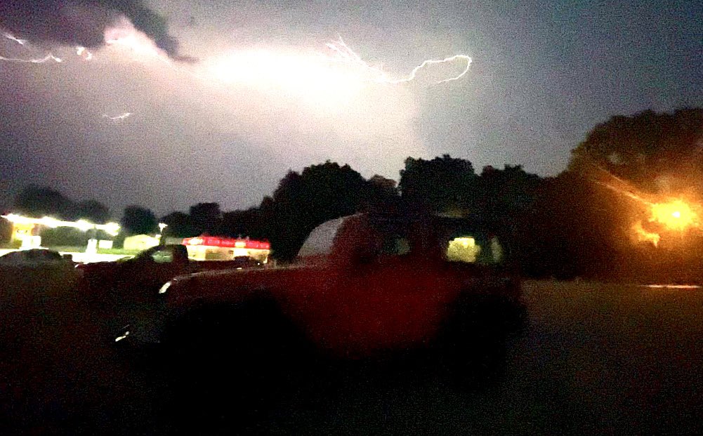 RLIsham's tweet photo. Electrifying Jeep shots https://t.co/wO4RjdfRrY