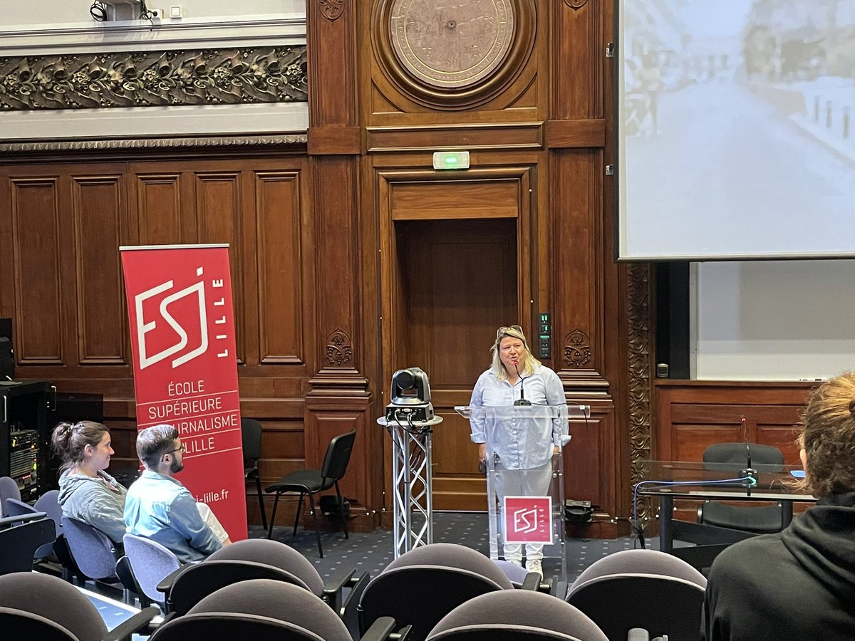 Clap de fin pour la formation prépa-métiers des médias créée par <a href="/ESJLille/">ESJ Lille</a> en partenariat avec @pole_emploi Lille port fluvial! Une belle réussite pour ces jeunes issus de Quartier Prioritaire de la Ville! #QPV #tousmobilisés <a href="/YMoumarine/">Yasmina Moumarine</a> <a href="/danielgoin59/">Goin Daniel</a> @MustMebirouk