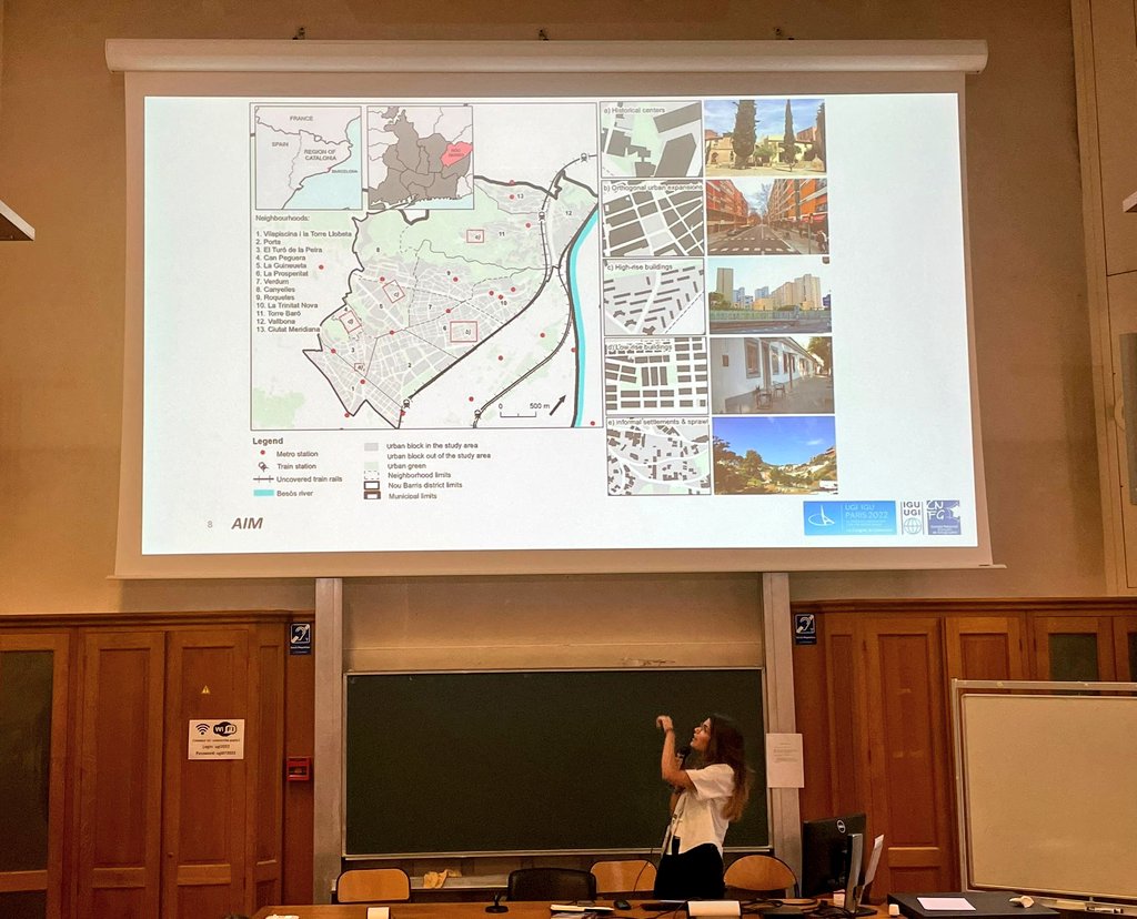 Irene Gómez Varo (@irenitayyo) on Twitter photo Ensenyant #NouBarris per París al <a href="/UGI100Paris2022/">UGI 100 Paris 2022</a>. From Nou Barris to the world !! 🤩😎 Ensenyant #NouBarris per París al <a href="/UGI100Paris2022/">UGI 100 Paris 2022</a>. From Nou Barris to the world !! 🤩😎