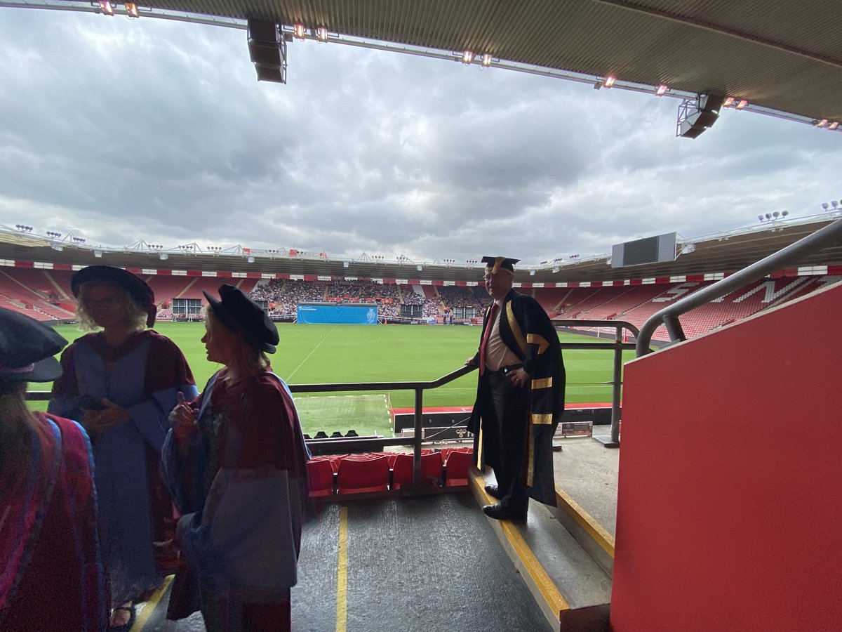Getting ready for the penultimate ceremony including our brilliant ⁦<a href="/UoS_Medicine/">Southampton Medicine</a>⁩ students ⁦<a href="/SotonMedSoc/">MedSoc</a>⁩ Congratulations!