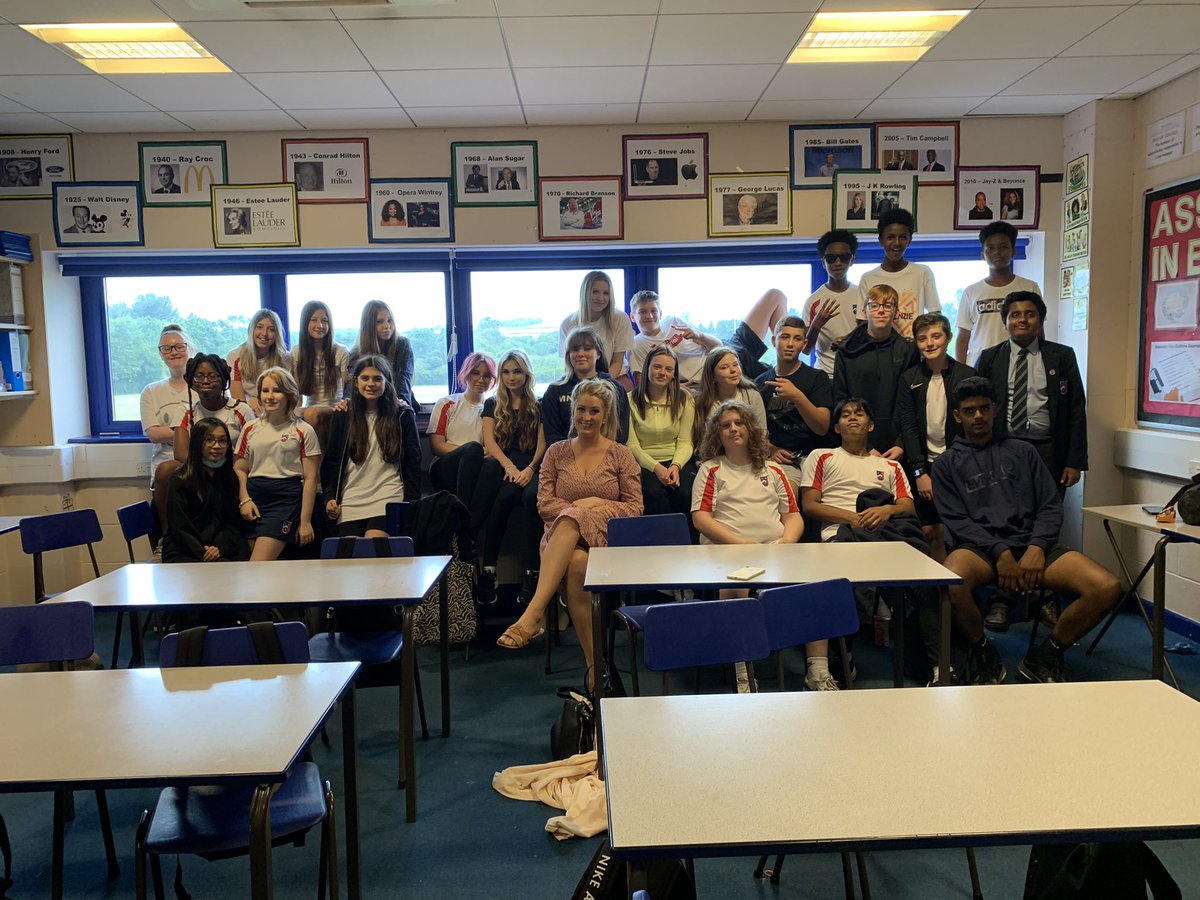 MrsSilverSJHS's tweet photo. My tribe! How are they going to be in year 10??!! #9S #stjoesfamily #endofanera https://t.co/ldxuOceLpo