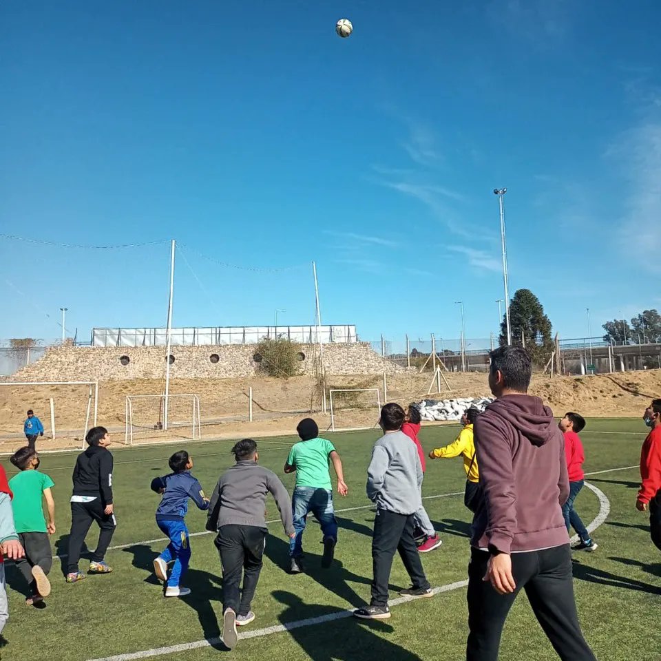 promocytmunicba's tweet photo. Una jornada de juegos, diversión y aprendizajes, a través del programa de paseos socioeducativos #LíneaE de la Dirección de Parques Educativos y @tamsecba. 🥳

Más cultura, más educación!😁🎡❤️

#ParquesEducativosMuniCba #TodoElAño #EducaciónMuniCba #CórdobaCapital #CadaDíaMejor https://t.co/RfVDe7VTaD