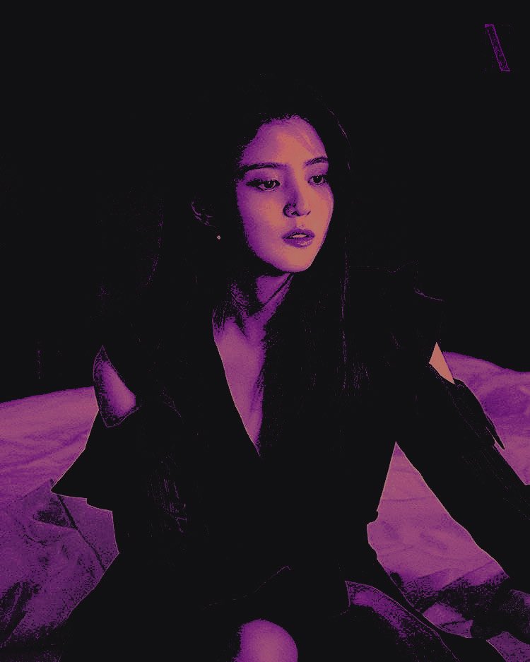 ㅤ 
   fierce like a wolf   
   not soft as a wool
   moving by night  ❜
   just to see it bright
   lady wants to see
   the purple dark sky ᵎᵎ            
⠀⠀ 
   喜爱。
⠀⠀ ⠀⠀ ⠀⠀