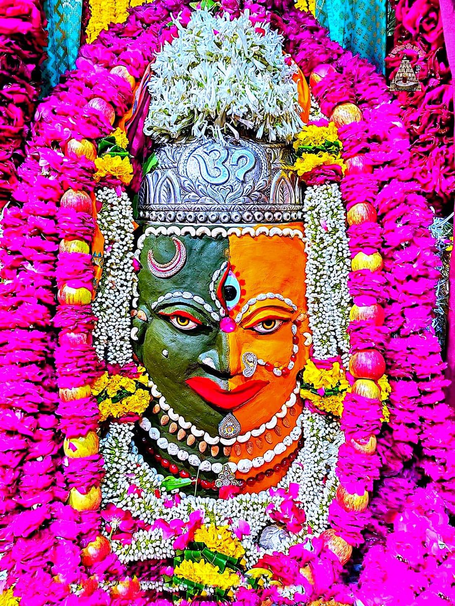 12Jyotirling's tweet photo. श्री महाकालेश्वर ज्योतिर्लिंग का आज का संध्या आरती श्रृंगार दर्शन 22.07.2022 https://t.co/Vnr88OR3Ve