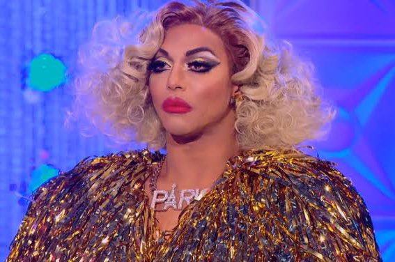 kingtillah_'s tweet photo. two photos that give off the same energy. Both robbed queens 😭 #AllStars7 https://t.co/BHrFtFMOc8