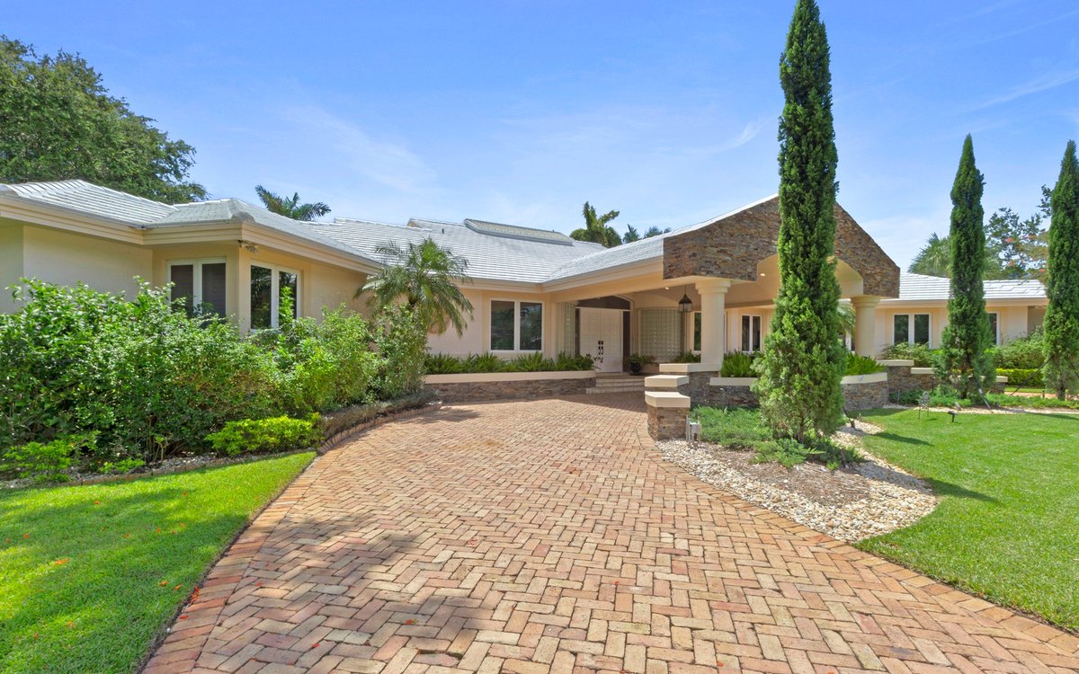 RickTwieder's tweet photo. *OPEN HOUSE*
Sunday, July 24th 11 AM-3 PM
10325 SW 89th Court
Galloway Glen
Please join us for this Very Special Open House
NEW PRICE $1.899M https://t.co/ub15QUG44g