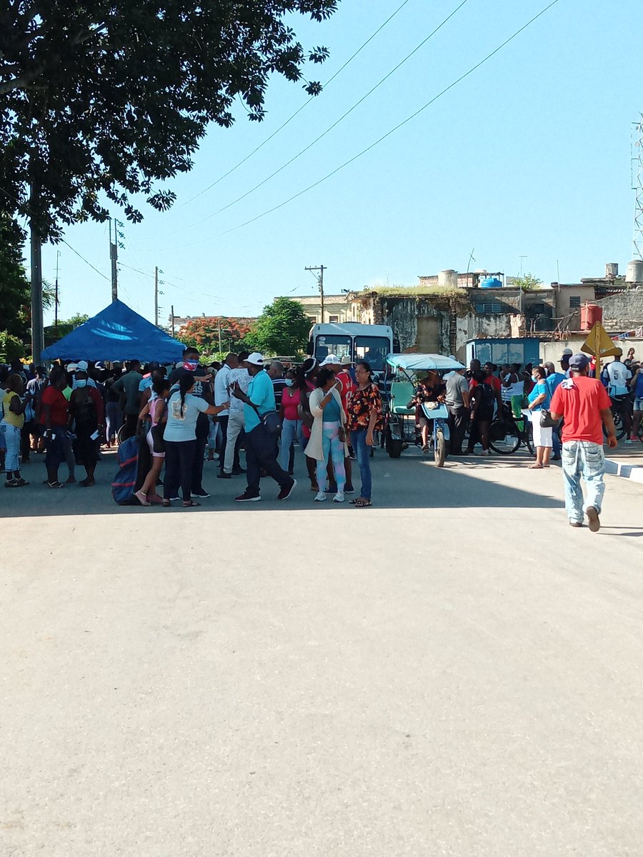 PabloSanram's tweet photo. Con actividades recreativas y comerciales sellan los jovellanenses el acto por el 69 aniversario de la Rebeldía Nacional.
#JovellanosEnVictoria #CubaPorLaPaz
@SuselyMorfaG https://t.co/rd35Szt1ll