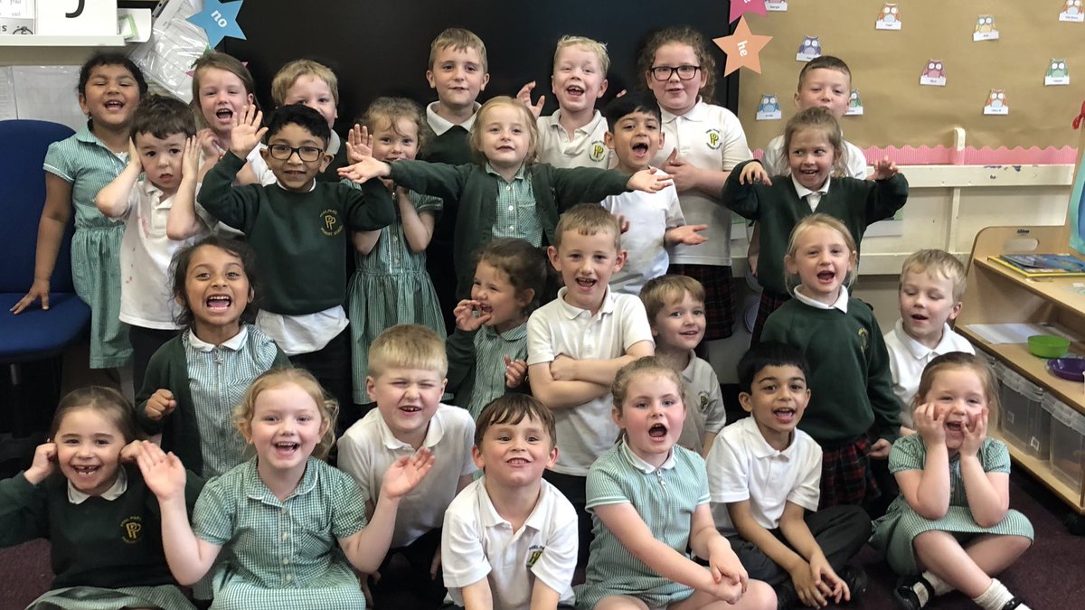 PeelparkClass3's tweet photo. Class 3 2022 🥰 You have all been amazing! 🌟 Thank you for being little superstars! Keep shining! 💫 Lots of love from Miss Carlton and Miss Munro! We will miss you! 💚 https://t.co/FQQ5DcQbjN