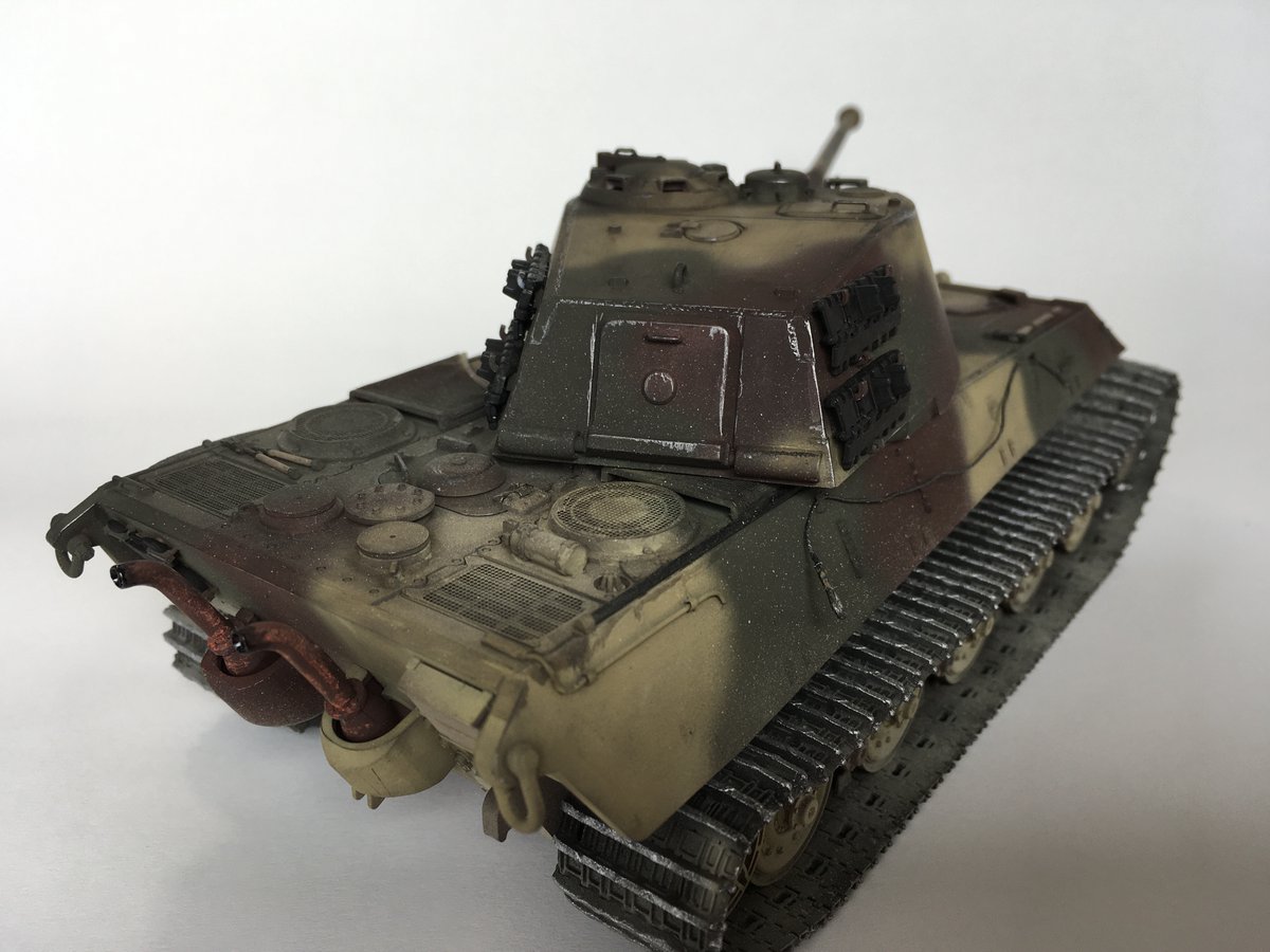jp4_l70_a's tweet photo. 1/35 タミヤ キングタイガー
SS第503重戦車大隊 314号車 1945 ベルリン

どーしても歴戦感がだせない！
皆さんどうやってますか？

ヤフオク出品中 ご興味ありましたらぜひ
https://t.co/HbJoVqlshn

考証・雑感など
https://t.co/swsPZsZoVn

#戦車　
#tank
#プラモデル　
#scalemodel
#Tiger II https://t.co/V0RmJsy7Cb