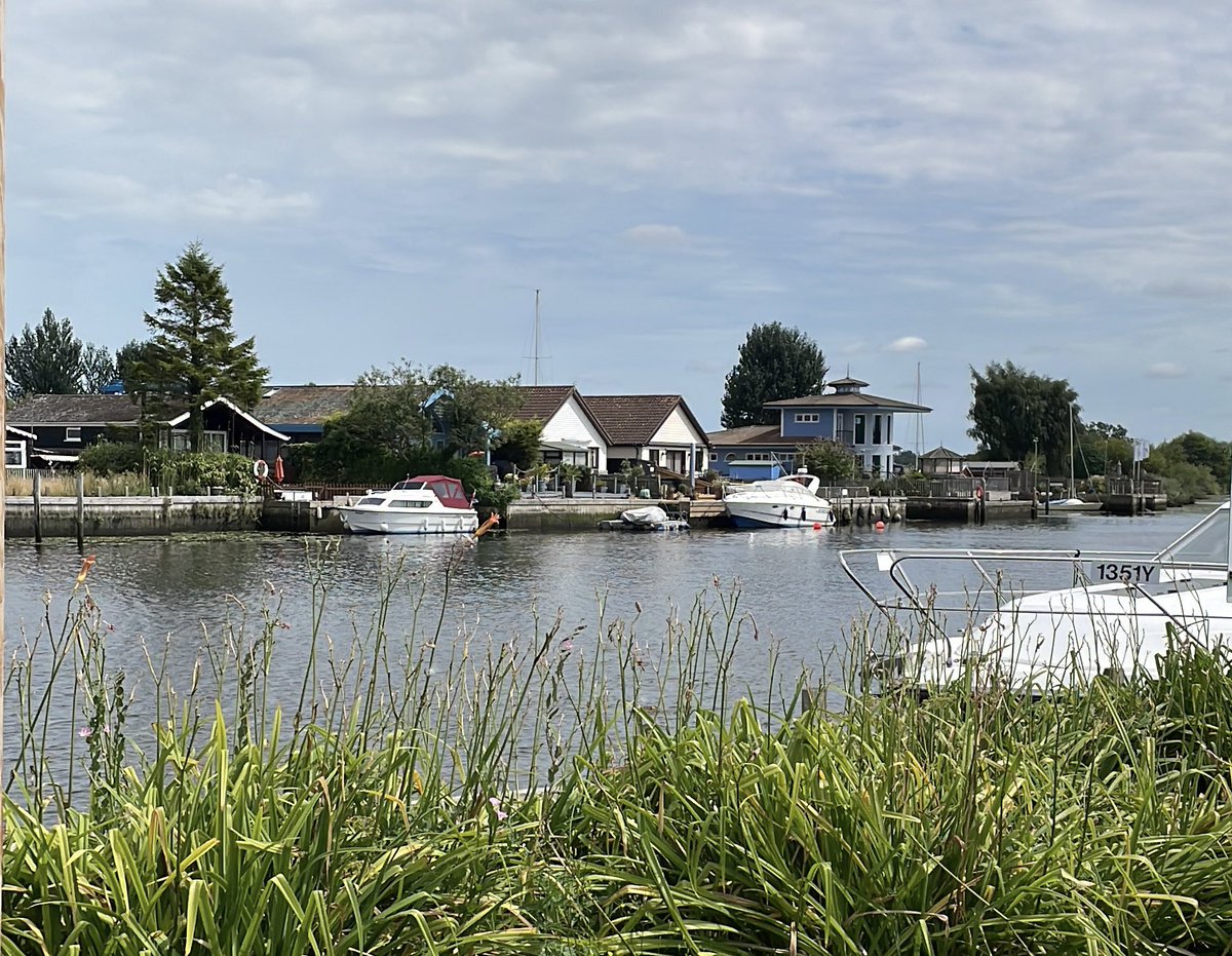 Sometimes it helps to step away and take a breather, refocus, and make sure your energy is going on the right things for you #wonder #nature #flow #norfolkbroads