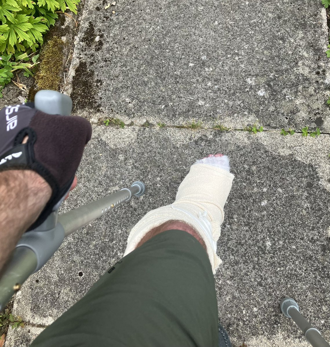 KevMcKen1's tweet photo. So today I managed a little venture outside, not far but good to get out! #LetsGetSorted #recovery #injuredsucks https://t.co/JCrDp07ZMM