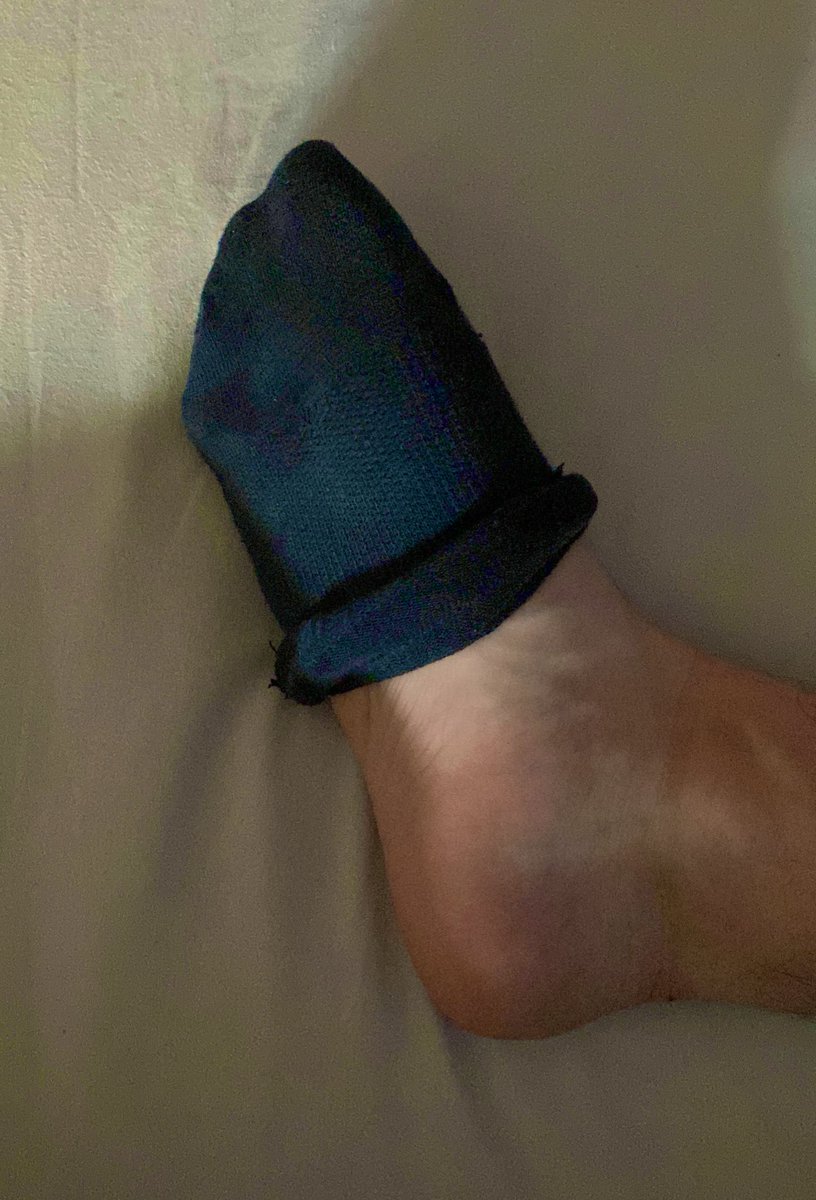 MasterRoss5's tweet photo. Vorresti toglierla completamente? Scrivimi schiavo 😂

Do you want to take it off? DM me slave 😂
#findom #moneyslave #cashmaster #feetworship #paypigs #fag https://t.co/ozbnkoAzEE