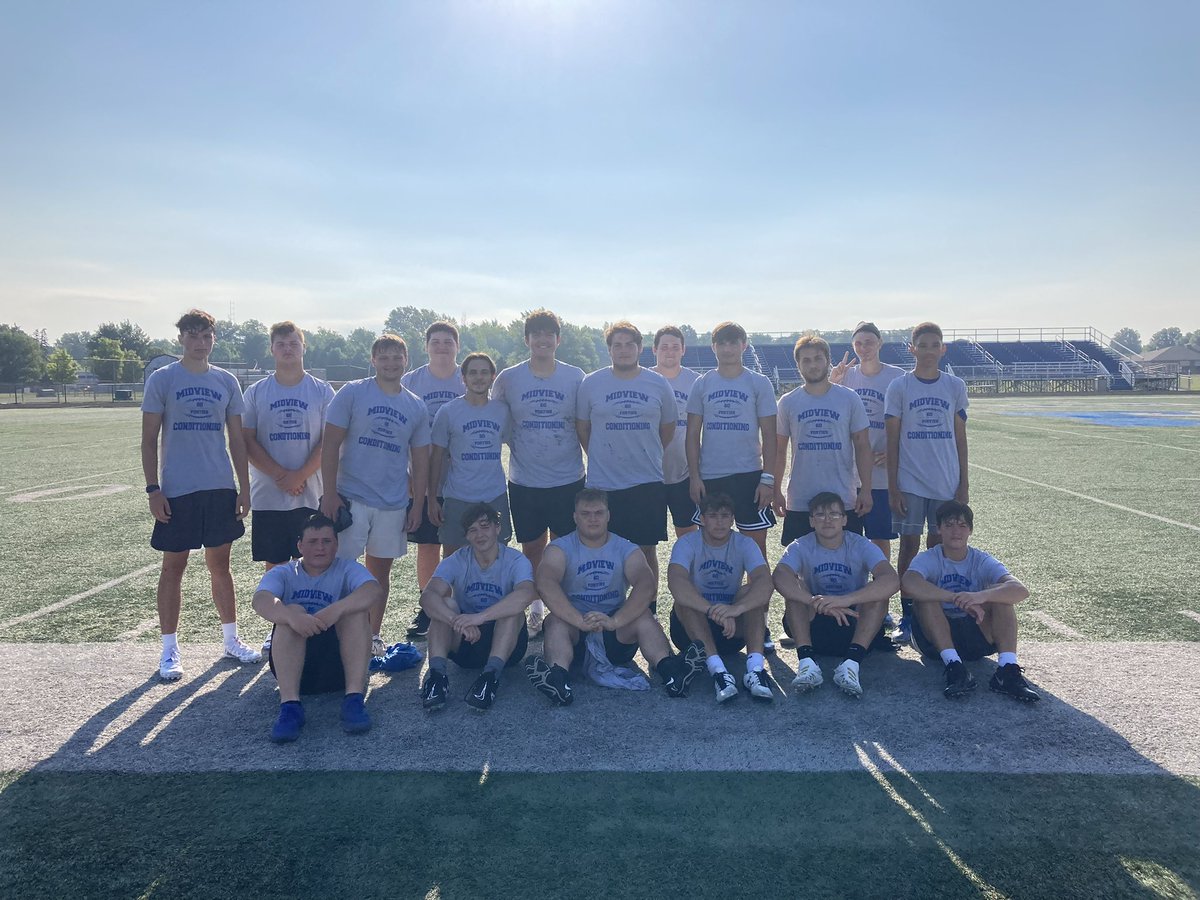 Middie_Football's tweet photo. Summer Camp wrapped up today with a final team conditioning session. Great work men! https://t.co/hxjcI0xZAR