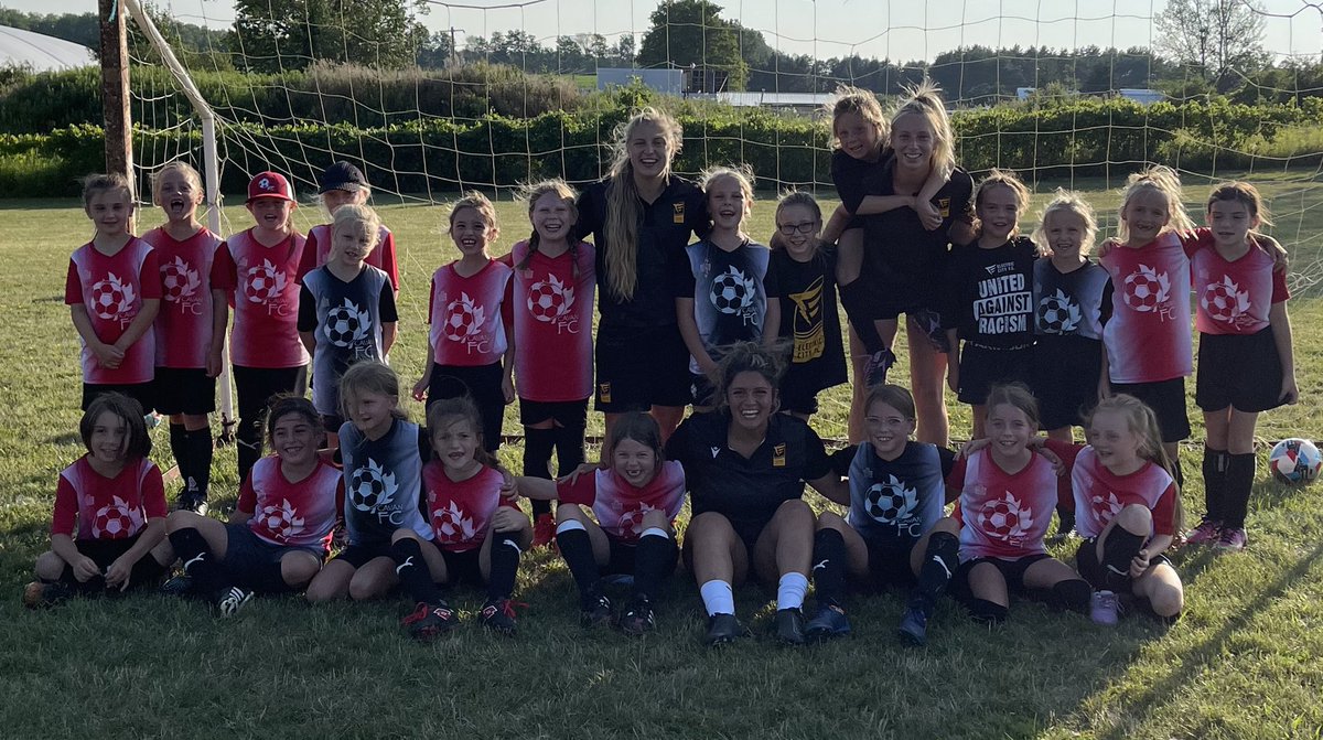 Another great, fun-filled training session with <a href="/ElectricCityFC/">Electric City Football Club</a>. A highlight for the <a href="/MLCFC1/">Maple Leaf Cavan FC</a> 2014 girls every week!! ⚽️