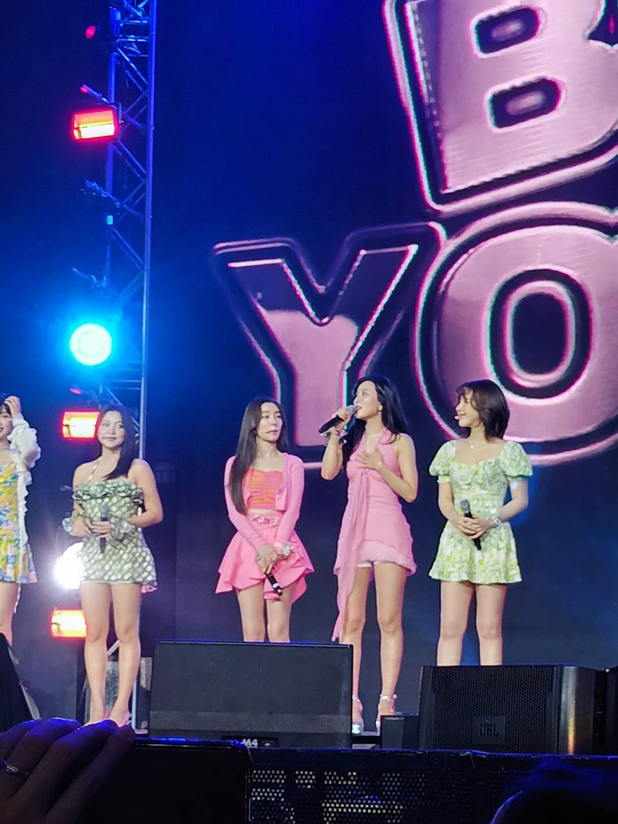 myseulgi0210's tweet photo. 220722 #IREEN #WENDY #JOY #YERI #SEULGI at Be You Concert @ Manila, PH ?
#BeYouWithRedVelvet #redvelvet https://t.co/bNvMOb9WPI