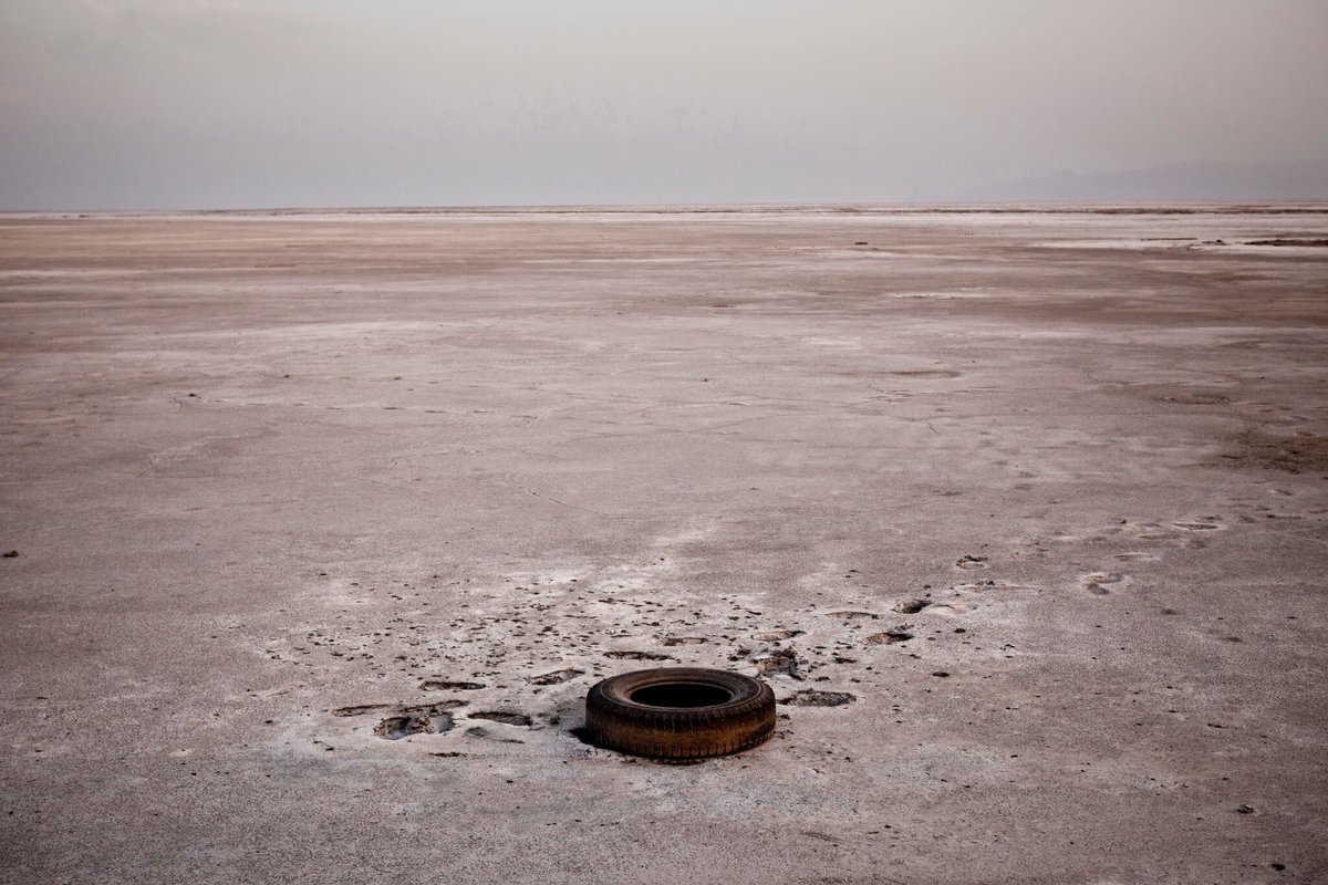 bemer_bahar's tweet photo. 🇮🇷Why is #Iran not preventing disaster?Thereby becomes the perpetrator of the #ecocide. 
#SaveUrmiaLake 

If #UrmiaLake completely dries up, a vast amount of salt will be released into the region resulting in an ecological, agricultural, not only in Azerbaijani cities of Iran…1/ https://t.co/Oj6XD8Fq8h