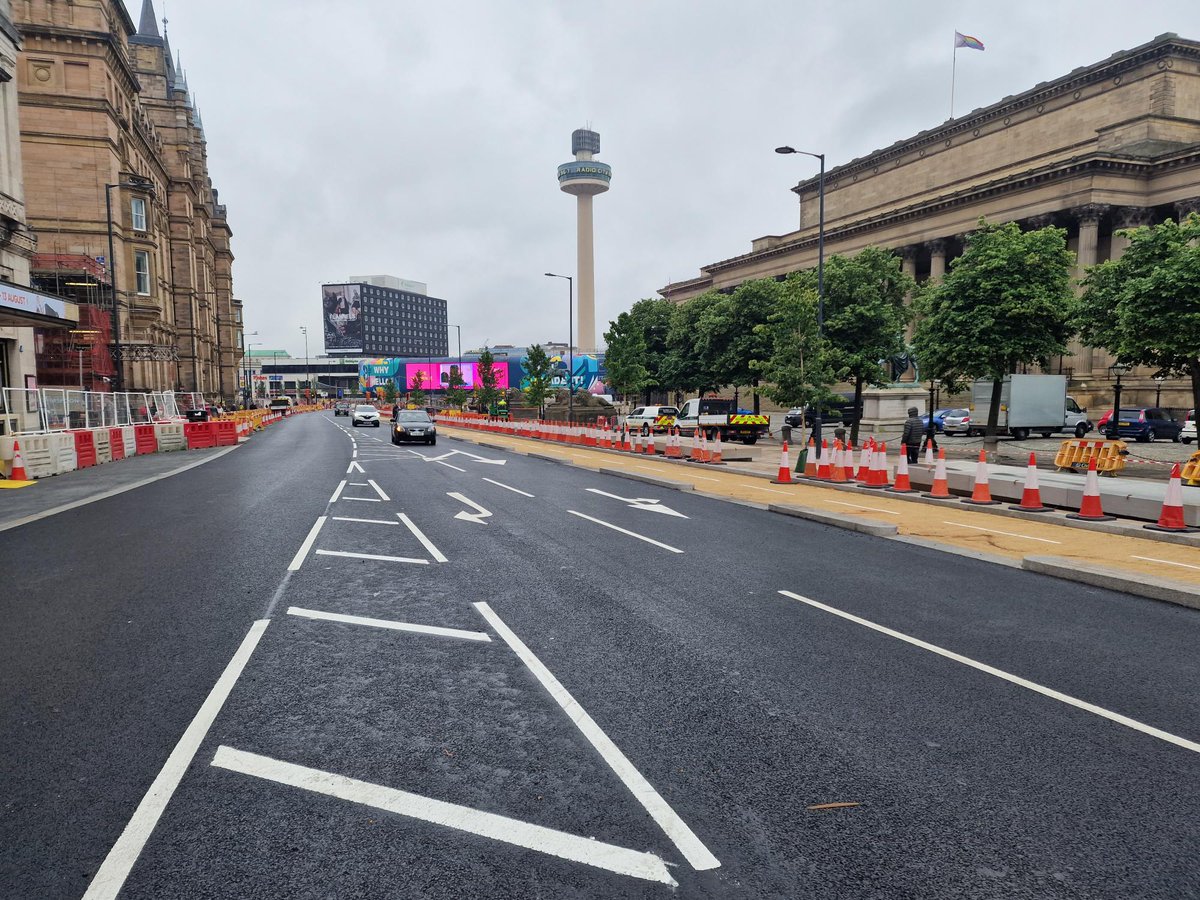 lpoolcouncil's tweet photo. #News: The resurfacing of #LimeStreet is now complete. 
Tonight's - and final - road closure (8pm-6am) is for road markings. (Please follow the diversions.)
Next week sees finishing works on the new #cyclelane &amp; traffic lights. 
#Thanks for your patience.

#ImprovingLiverpool https://t.co/eJWRNa89mF
