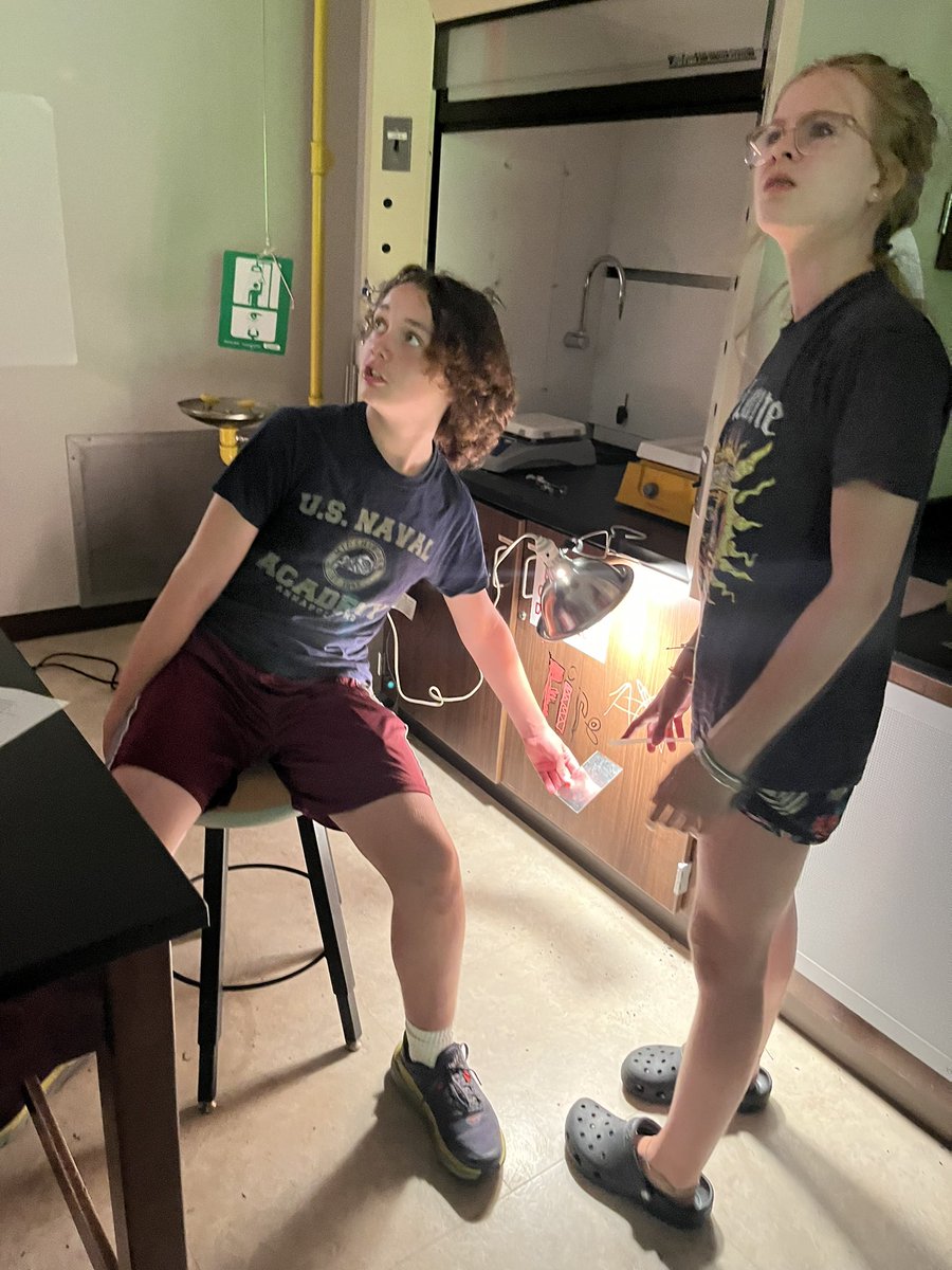 toakleymath's tweet photo. Spartan Camp Day #4- Challenge: Redirect light by using mirrors &amp; applying angles of reflection to make sure the light hits the target🎯 https://t.co/cI2yncYwi7