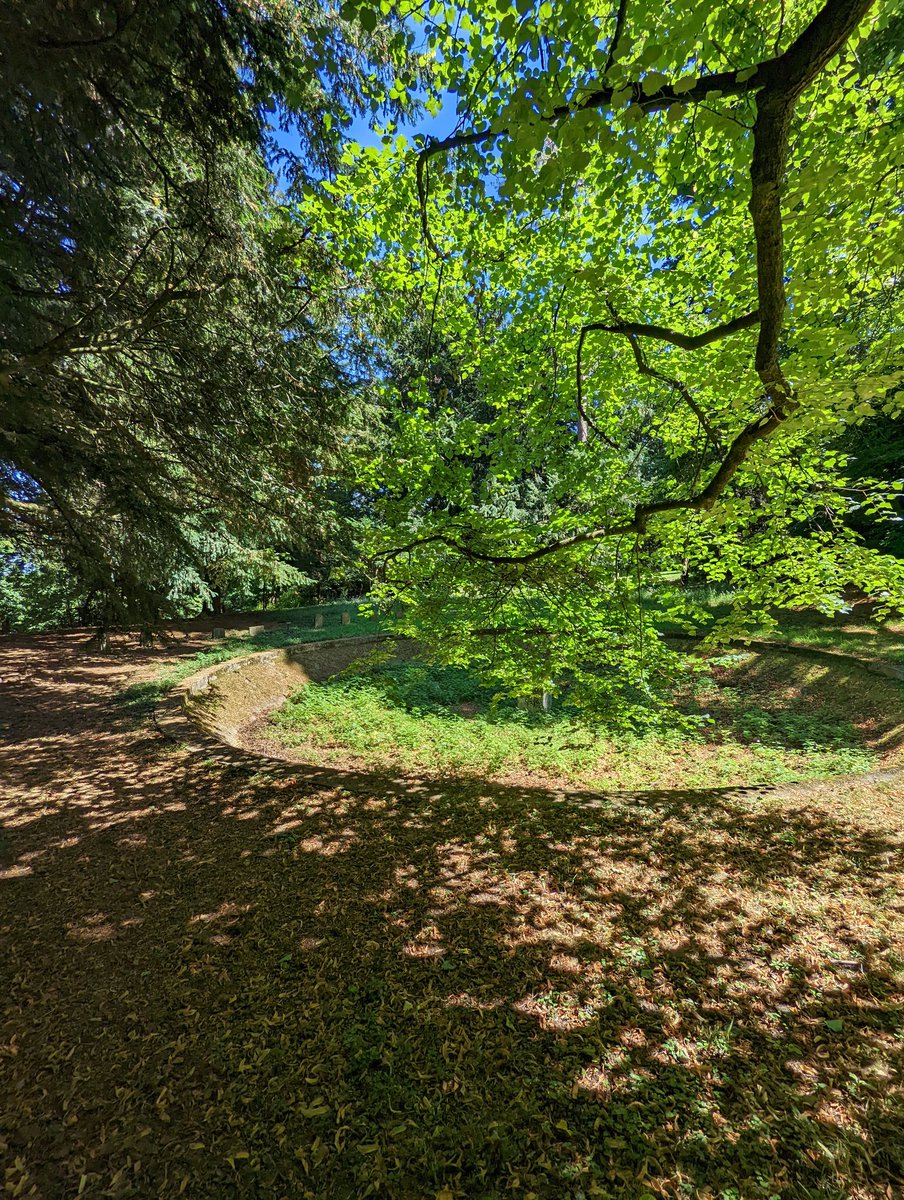 KathyContant's tweet photo. #BurntNorton was magical. I felt like a wood nymph amongst the trees. Plus, there's a bonus dry pool to inspire imagination. https://t.co/zAZCVmRtlQ