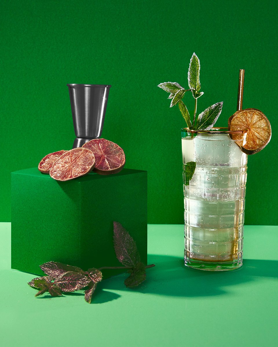 ZutMediaTV's tweet image. Some creative still life imagery for @renshawbaking to give you that Friday feeling 🍹

#SetStyling #ArtDirection #Retouching #ProductPhotography #DigitalAgency #ProductionAgency #ZutMedia