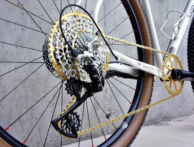 Surly_Bikes's tweet photo. Midnight Special in Hot Mayonnaise 🔥
Fine work from Palo Alto Bicycles
https://t.co/7rcWa1f4Cq https://t.co/aVWHK8wTqL