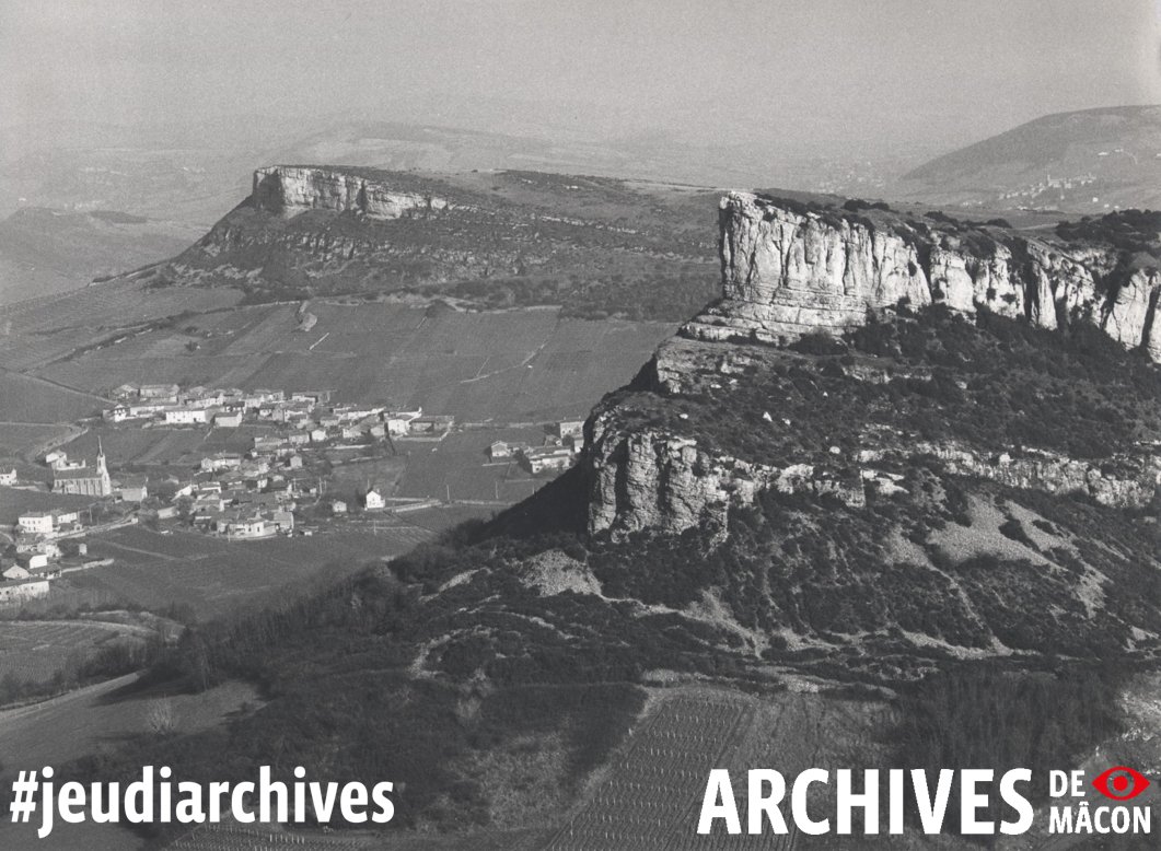 VilleDeMacon's tweet photo. [#JeudiArchives] ⛰️🤩 Nos 2 roches déjà superbes en 1973 !

#jaimemacon #solutré #vergisson #jeudiphoto https://t.co/d25K3t4gCX
