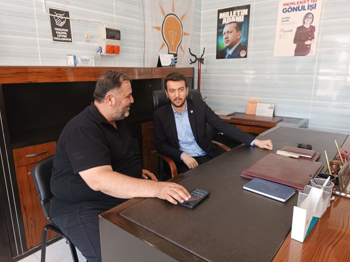 AK Parti Karkamış İlçe Başkanlığımızı ziyaret ettik. İlçe Başkanımız Ahmet Özaslan, yönetim kurulu üyelerimiz ve partililerimiz ile istişare toplantısı gerçekleştirdik.
