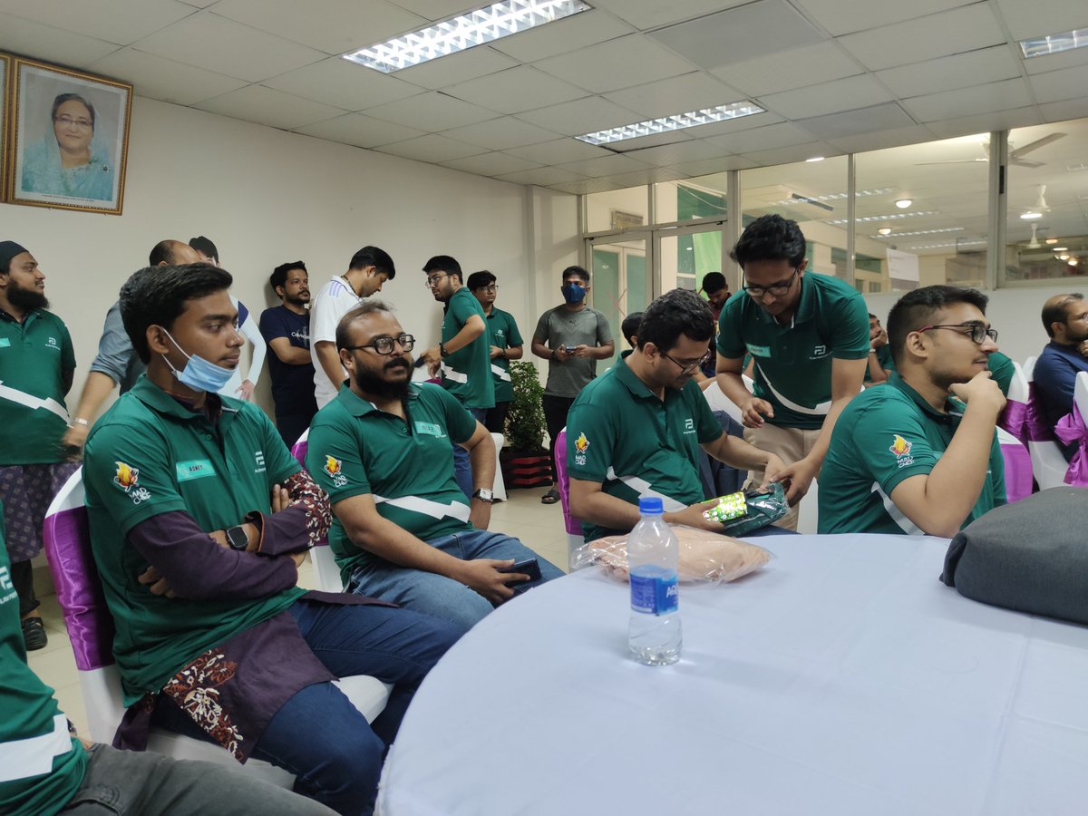 FPL_NorthBengal's tweet photo. @ehsan_tuhin @FPLMeets @FPLNima @FPL_Wrangler @fpl_Atik @FPL_nOracle @Roney1971 @FShimanto 🔥🔥

#FFPB #FPLMeet #FPLmeetinDhaka #Playfantasy365 https://t.co/K1wLz7YFVi