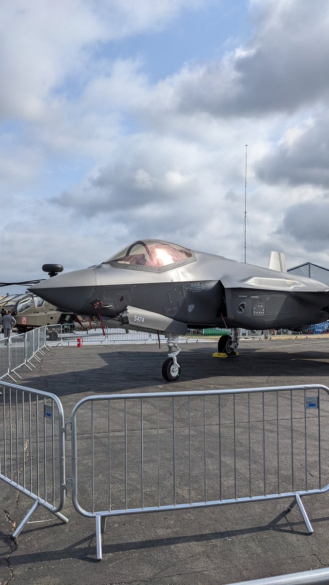 CZECH AEROSPACE Cluster tweet media