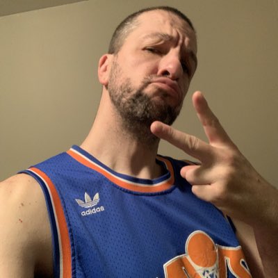 👑 James #23 in the Cavs throwback, my favorite jersey of his #NewProfilePic